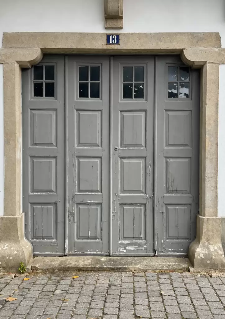 Istorinio pastato Portugalijoje vartai Portugalijoje